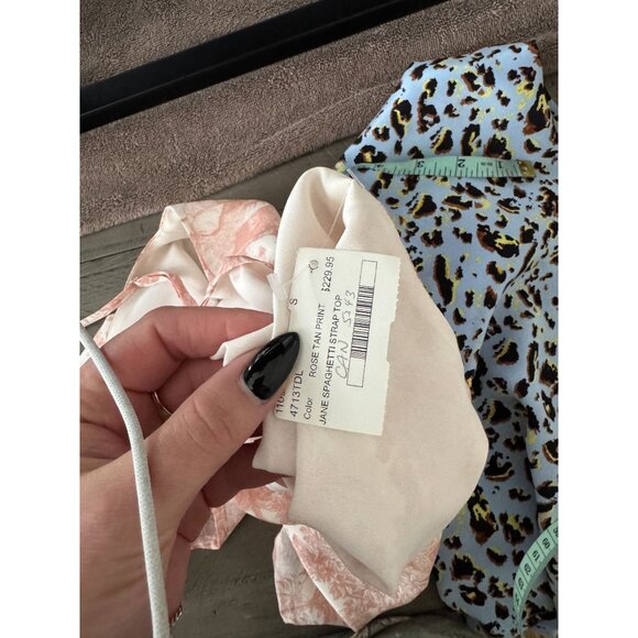 NWT L'AGENCE Jane Rose Tan Floral Print Silk Cami Tank Top Size Small - Picture 4 of 4